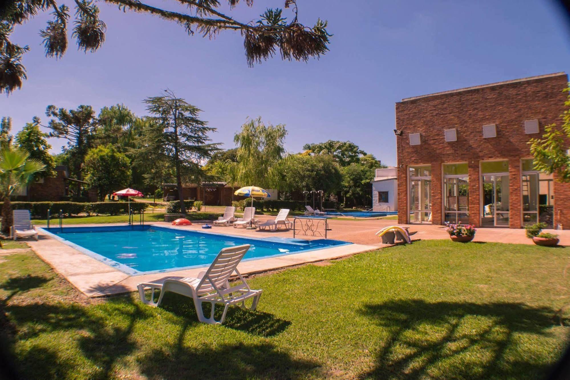 Brisas Del Rio Apart Hotel Termas del Daymán Exteriér fotografie